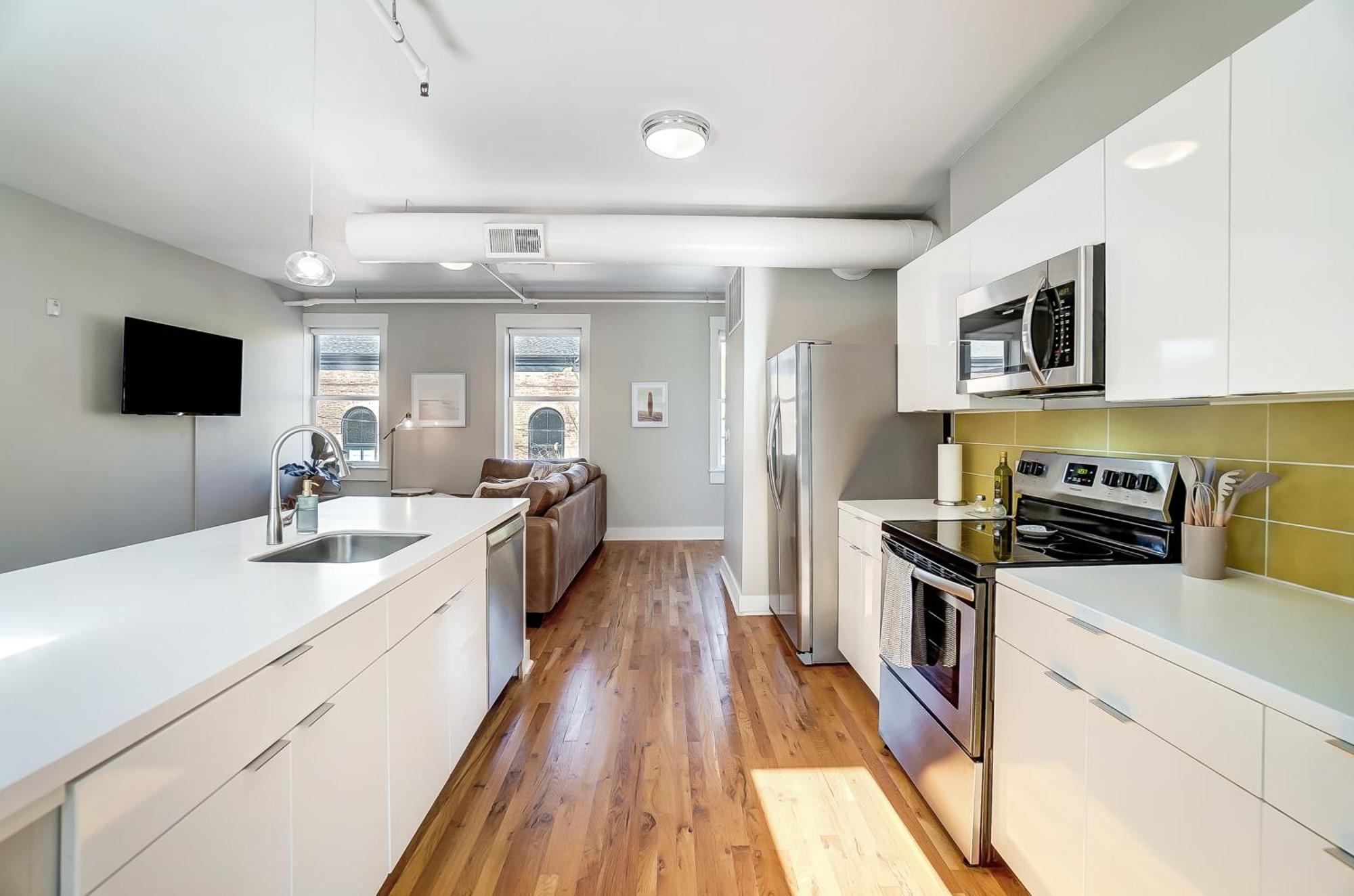Sunny Downtown Apartment, Walk To Washington Park! Cincinnati Exteriör bild