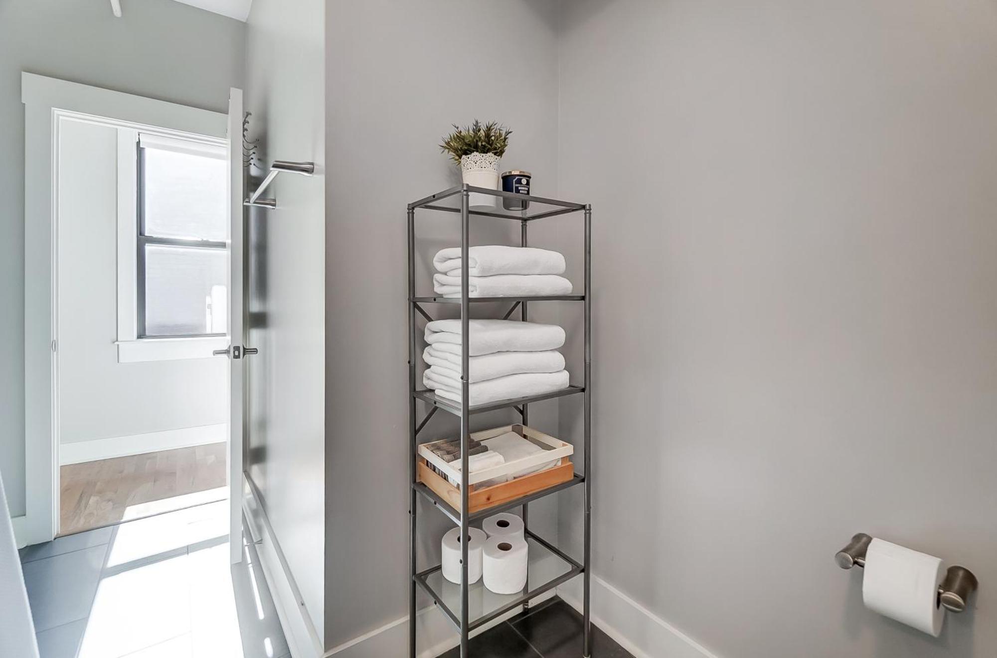 Sunny Downtown Apartment, Walk To Washington Park! Cincinnati Exteriör bild