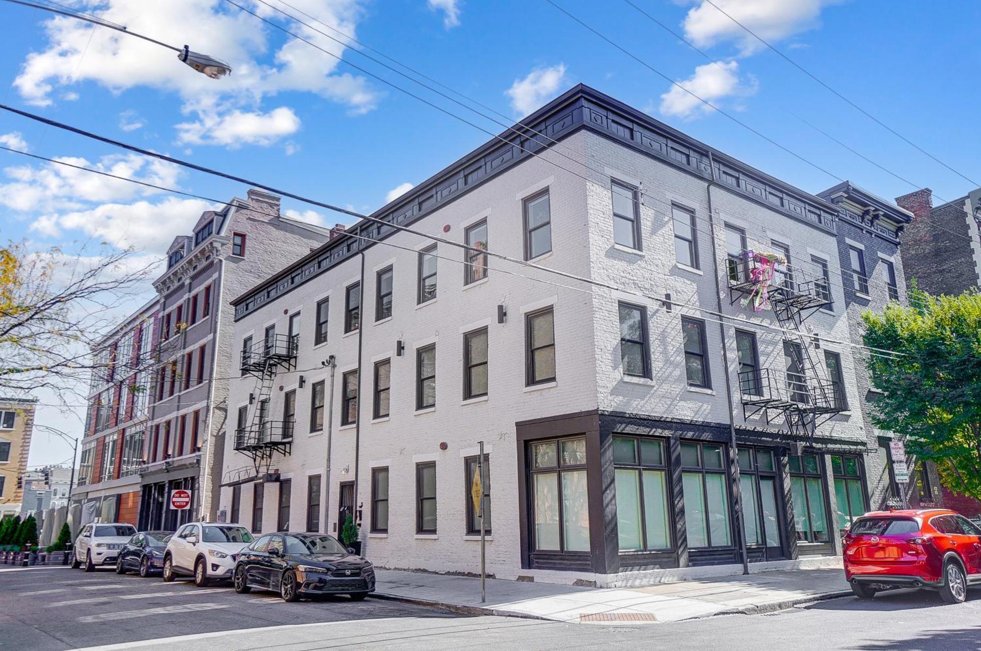 Sunny Downtown Apartment, Walk To Washington Park! Cincinnati Exteriör bild